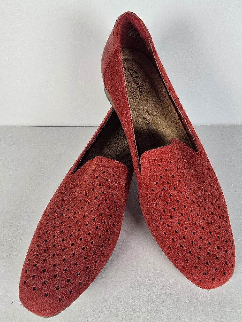NWOB Clarks Red Juliette Hayes Women's Moccasin Perforated Suede Loafer Size 8.5